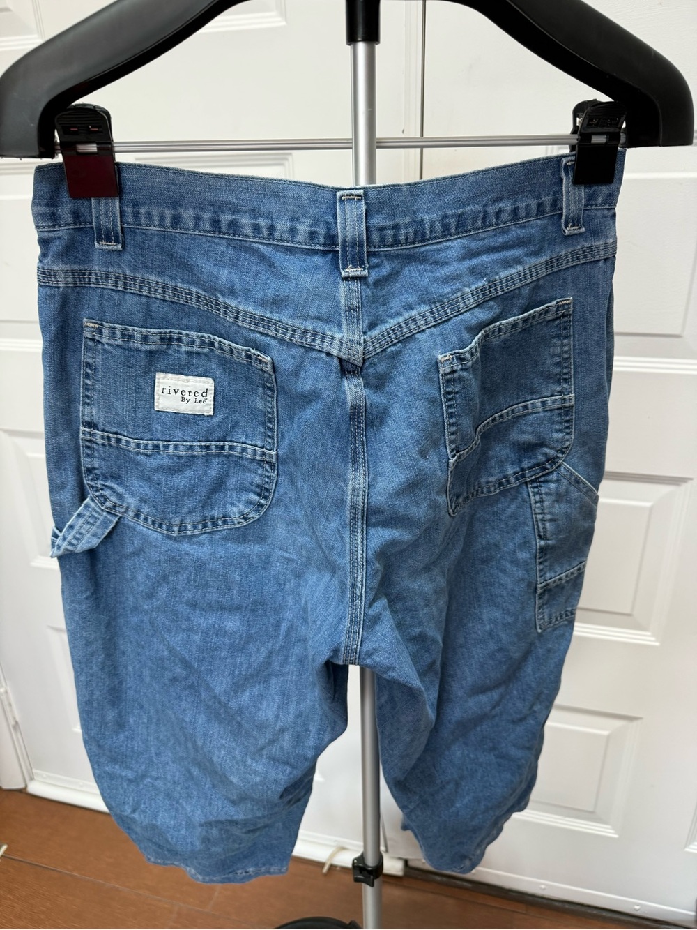 Lee Women's Medium Blue Denim Capris - Picture 6 of 11